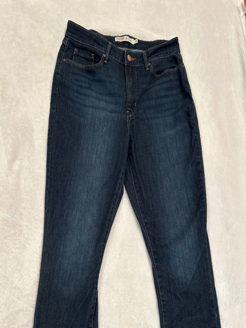 Signature by Levi Strauss & Co. mid-rise capri jeans Dark Wash
